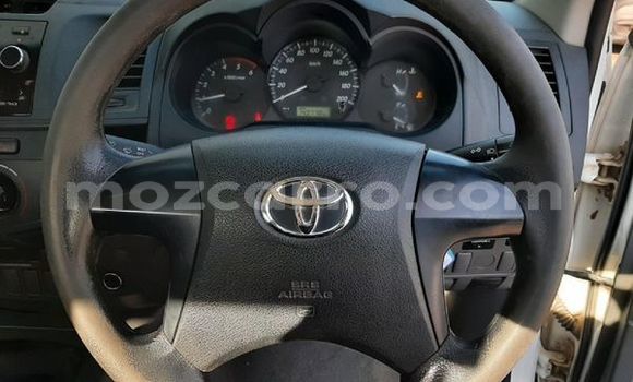 Comprar Usado Toyota Hilux Branco Carro em Maputo em Maputo Comprar Usado Toyota Hilux Branco Carro em Maputo em Maputo