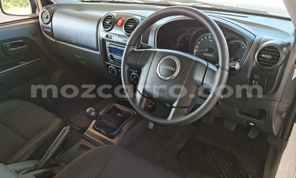 Tenga Tsaru Isuzu KB Chena Mota in Maputo in Maputo Tenga Tsaru Isuzu KB Chena Mota in Maputo in Maputo