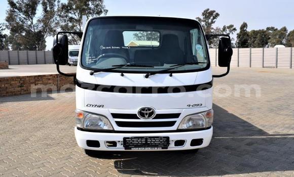 Nunua Ilio tumika Toyota Dyna Nyeupe Lori ndani ya Maputo nchini Maputo Nunua Ilio tumika Toyota Dyna Nyeupe Lori ndani ya Maputo nchini Maputo