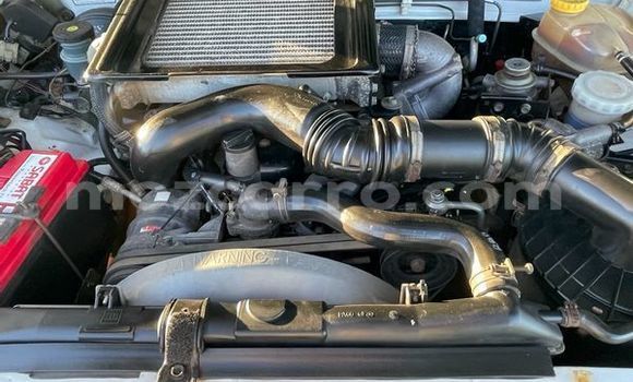 Comprar Usado Isuzu KB Branco Carro em Maputo em Maputo Comprar Usado Isuzu KB Branco Carro em Maputo em Maputo