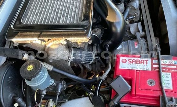 Comprar Usado Isuzu KB Branco Carro em Maputo em Maputo Comprar Usado Isuzu KB Branco Carro em Maputo em Maputo