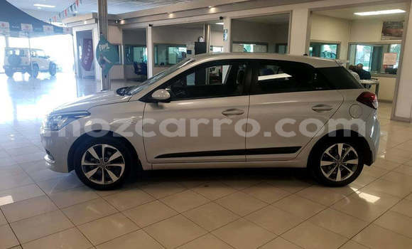 Nunua Ilio tumika Hyundai i20 Fedha Gari ndani ya Maputo nchini Maputo Nunua Ilio tumika Hyundai i20 Fedha Gari ndani ya Maputo nchini Maputo