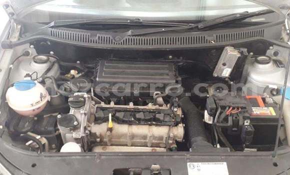 Nunua Ilio tumika Volkswagen Polo Fedha Gari ndani ya Maputo nchini Maputo Nunua Ilio tumika Volkswagen Polo Fedha Gari ndani ya Maputo nchini Maputo