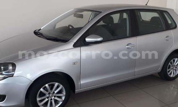 Nunua Ilio tumika Volkswagen Polo Fedha Gari ndani ya Maputo nchini Maputo Nunua Ilio tumika Volkswagen Polo Fedha Gari ndani ya Maputo nchini Maputo