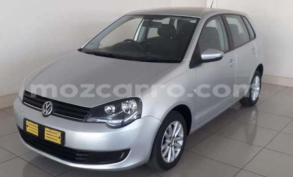 Nunua Ilio tumika Volkswagen Polo Fedha Gari ndani ya Maputo nchini Maputo Nunua Ilio tumika Volkswagen Polo Fedha Gari ndani ya Maputo nchini Maputo