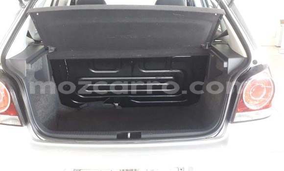 Nunua Ilio tumika Volkswagen Polo Fedha Gari ndani ya Maputo nchini Maputo Nunua Ilio tumika Volkswagen Polo Fedha Gari ndani ya Maputo nchini Maputo