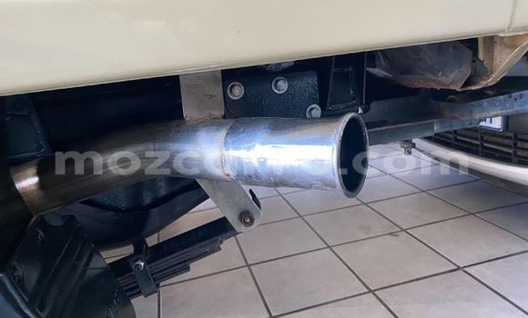 Buy Used Toyota Land Cruiser Beige Car in Maputo in Maputo Buy Used Toyota Land Cruiser Beige Car in Maputo in Maputo