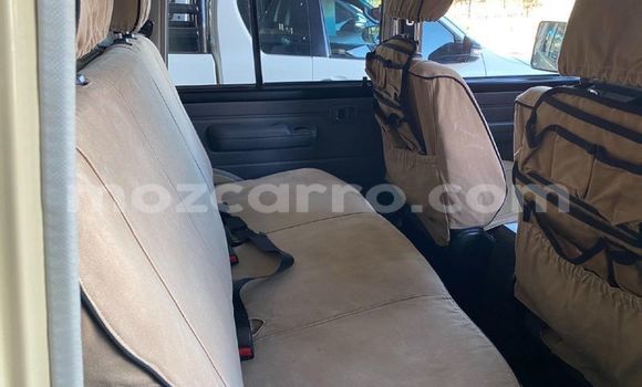 Buy Used Toyota Land Cruiser Beige Car in Maputo in Maputo Buy Used Toyota Land Cruiser Beige Car in Maputo in Maputo