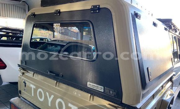 Buy Used Toyota Land Cruiser Beige Car in Maputo in Maputo Buy Used Toyota Land Cruiser Beige Car in Maputo in Maputo