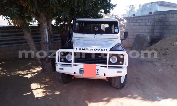 Comprar Usado Land Rover Defender Branco Carro em Maputo em Maputo