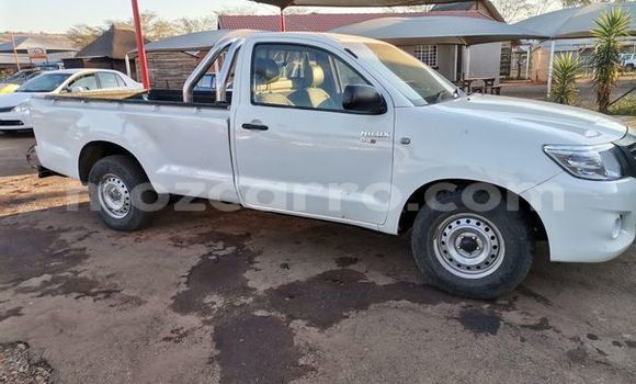 Comprar Usado Toyota Hilux Branco Carro em Maputo em Maputo Comprar Usado Toyota Hilux Branco Carro em Maputo em Maputo