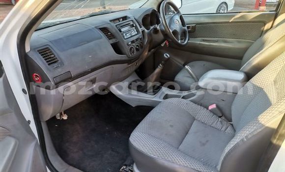 Comprar Usado Toyota Hilux Branco Carro em Maputo em Maputo Comprar Usado Toyota Hilux Branco Carro em Maputo em Maputo