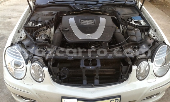 Comprar Usado Mercedes‒Benz E-Class Branco Carro em Mutarara em Tete Comprar Usado Mercedes‒Benz E-Class Branco Carro em Mutarara em Tete