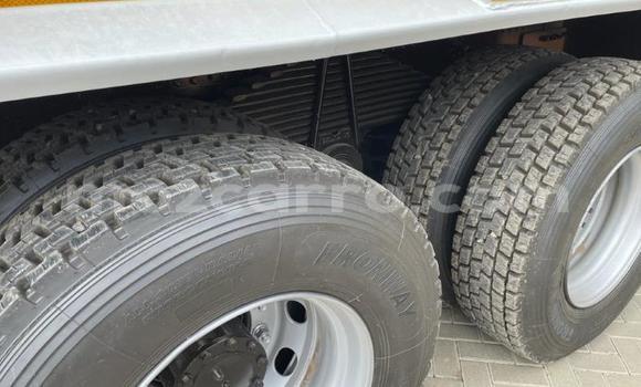 Nunua Ilio tumika Nissan UD Nyeupe Lori ndani ya Maputo nchini Maputo Nunua Ilio tumika Nissan UD Nyeupe Lori ndani ya Maputo nchini Maputo