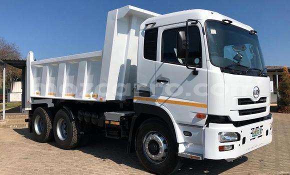 Comprar Usado Nissan UD Branco Caminhão em Maputo em Maputo Comprar Usado Nissan UD Branco Caminhão em Maputo em Maputo