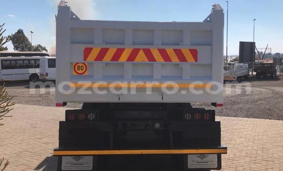 Comprar Usado Nissan UD Branco Caminhão em Maputo em Maputo Comprar Usado Nissan UD Branco Caminhão em Maputo em Maputo