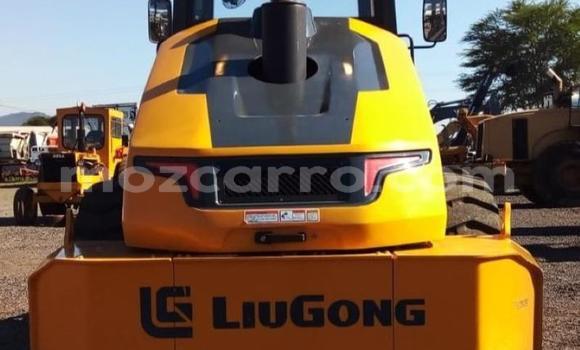 Comprar Usado Caterpillar 120 De outros Caminhão em Maputo em Maputo Comprar Usado Caterpillar 120 De outros Caminhão em Maputo em Maputo