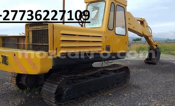 Comprar Usado Komatsu D31S De outros Caminhão em Moçambique em Nampula
