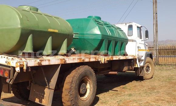 Tenga Tsaru Volvo F4 Chena Rori in Mocambique in Nampula Tenga Tsaru Volvo F4 Chena Rori in Mocambique in Nampula