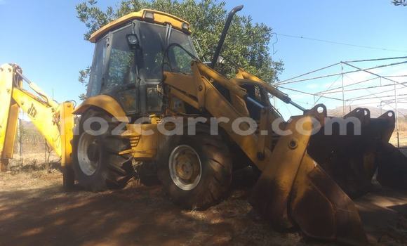 Tenga Tsaru Isuzu FTR 850 Zvimwe Rori in Mocambique in Nampula Tenga Tsaru Isuzu FTR 850 Zvimwe Rori in Mocambique in Nampula