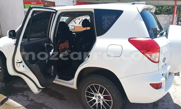 Comprar Usado Toyota RAV4 Branco Carro em Maputo em Maputo Comprar Usado Toyota RAV4 Branco Carro em Maputo em Maputo