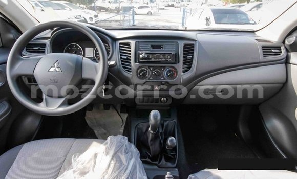 Nunua Imported Mitsubishi L200 Nyeupe Gari ndani ya Import - Dubai nchini Cabo Delgado Nunua Imported Mitsubishi L200 Nyeupe Gari ndani ya Import - Dubai nchini Cabo Delgado