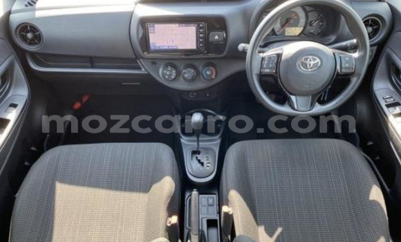 Comprar Usado Toyota Vitz Prata Carro em Maputo em Maputo Comprar Usado Toyota Vitz Prata Carro em Maputo em Maputo