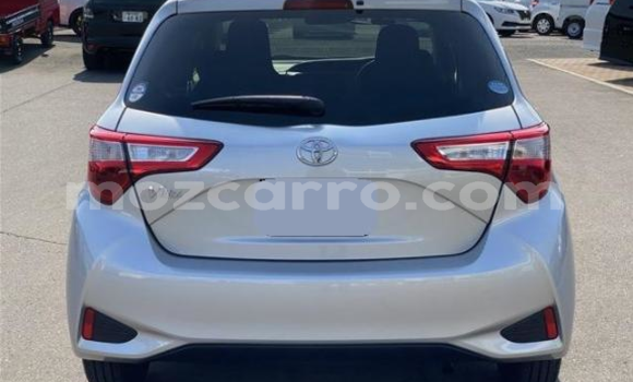 Comprar Usado Toyota Vitz Prata Carro em Maputo em Maputo Comprar Usado Toyota Vitz Prata Carro em Maputo em Maputo
