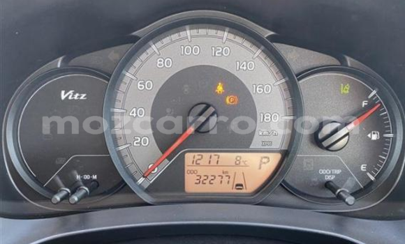 Comprar Usado Toyota Vitz Prata Carro em Maputo em Maputo Comprar Usado Toyota Vitz Prata Carro em Maputo em Maputo