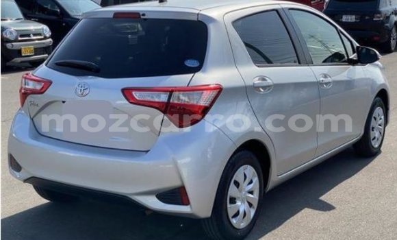 Comprar Usado Toyota Vitz Prata Carro em Maputo em Maputo Comprar Usado Toyota Vitz Prata Carro em Maputo em Maputo