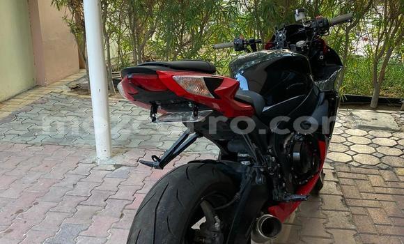 Nunua Ilio tumika Suzuki 750 Nyeusi Bike ndani ya Mocambique nchini Nampula Nunua Ilio tumika Suzuki 750 Nyeusi Bike ndani ya Mocambique nchini Nampula