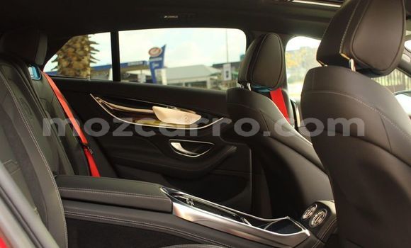 Nunua Ilio tumika Mercedes‒Benz AMG GT Nyekundu Gari ndani ya Maputo nchini Maputo Nunua Ilio tumika Mercedes‒Benz AMG GT Nyekundu Gari ndani ya Maputo nchini Maputo