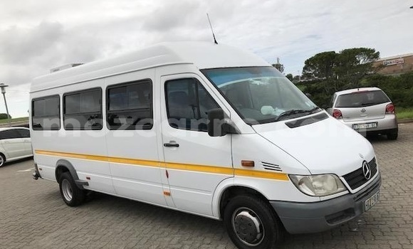 Comprar Usado Mercedes‒Benz Vito Branco Carro em Maputo em Maputo Comprar Usado Mercedes‒Benz Vito Branco Carro em Maputo em Maputo