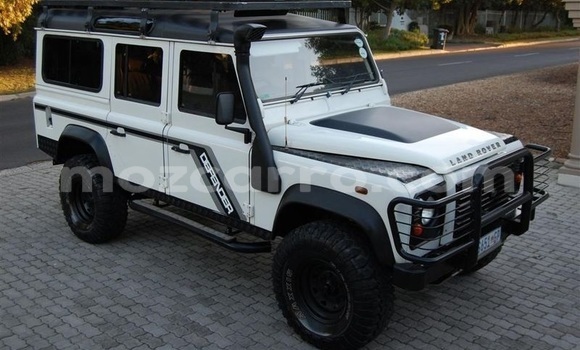 Comprar Usado Land Rover Defender Branco Carro em Maputo em Maputo