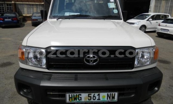 Comprar Usado Toyota Land Cruiser Branco Carro em Maputo em Maputo