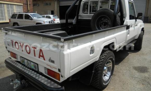 Comprar Usado Toyota Land Cruiser Branco Carro em Maputo em Maputo Comprar Usado Toyota Land Cruiser Branco Carro em Maputo em Maputo