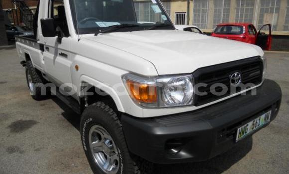 Comprar Usado Toyota Land Cruiser Branco Carro em Maputo em Maputo Comprar Usado Toyota Land Cruiser Branco Carro em Maputo em Maputo