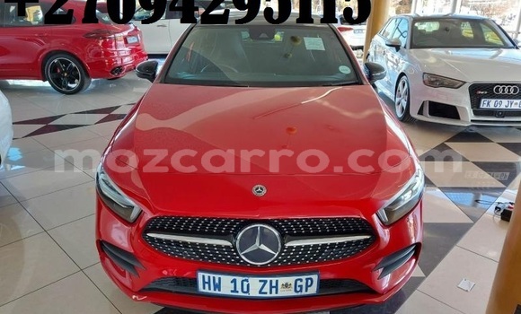 Comprar Usado Mercedes‒Benz GLA-klasse Vermelho Carro em Maputo em Maputo Comprar Usado Mercedes‒Benz GLA-klasse Vermelho Carro em Maputo em Maputo