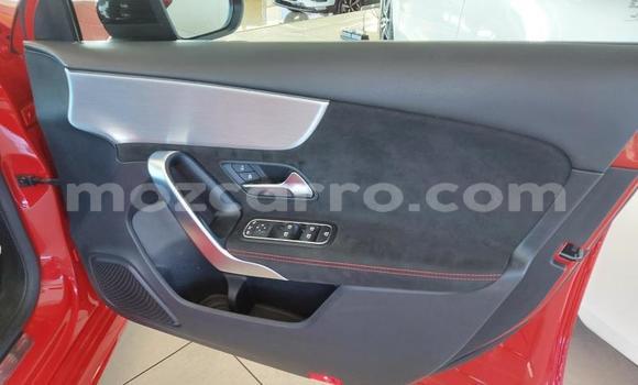 Comprar Usado Mercedes‒Benz GLA-klasse Vermelho Carro em Maputo em Maputo Comprar Usado Mercedes‒Benz GLA-klasse Vermelho Carro em Maputo em Maputo