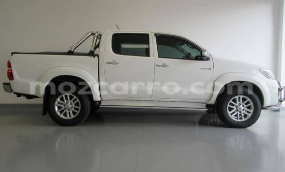 Tenga Tsaru Toyota Hilux Chena Mota in Maputo in Maputo Tenga Tsaru Toyota Hilux Chena Mota in Maputo in Maputo