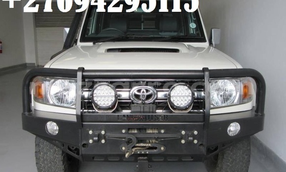 Comprar Usado Toyota Land Cruiser Branco Carro em Maputo em Maputo Comprar Usado Toyota Land Cruiser Branco Carro em Maputo em Maputo