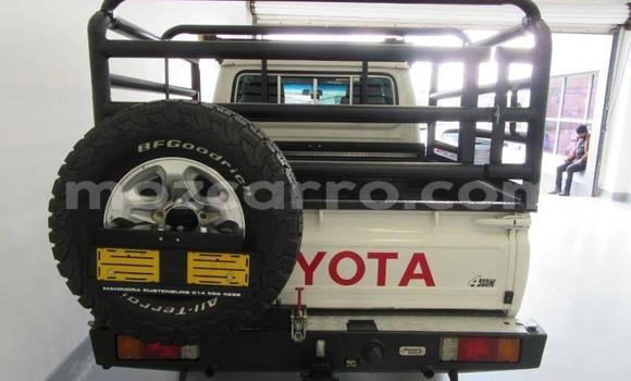 Comprar Usado Toyota Land Cruiser Branco Carro em Maputo em Maputo Comprar Usado Toyota Land Cruiser Branco Carro em Maputo em Maputo