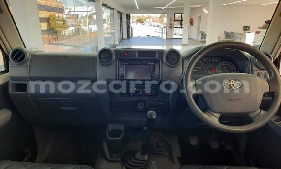 Comprar Usado Toyota Land Cruiser Branco Carro em Maputo em Maputo Comprar Usado Toyota Land Cruiser Branco Carro em Maputo em Maputo