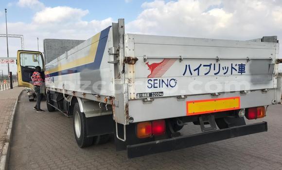 Nunua Ilio tumika Toyota Highlander Nyingine Gari ndani ya Maputo nchini Maputo Nunua Ilio tumika Toyota Highlander Nyingine Gari ndani ya Maputo nchini Maputo