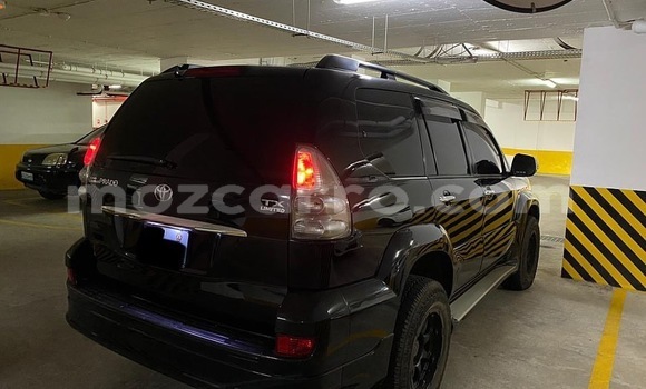Nunua Ilio tumika Toyota Land Cruiser Nyeusi Gari ndani ya Maputo nchini Maputo Nunua Ilio tumika Toyota Land Cruiser Nyeusi Gari ndani ya Maputo nchini Maputo