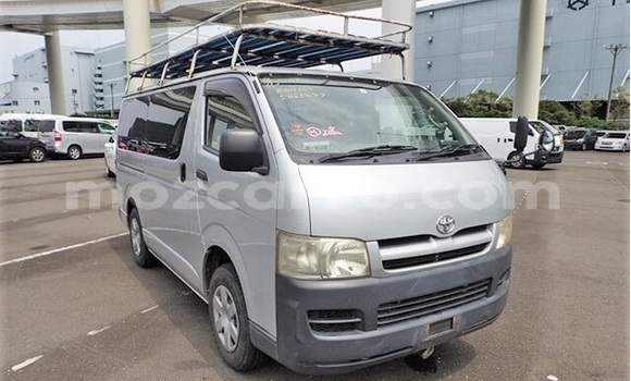 Comprar Usado Toyota Hiace Prata Carro em Maputo em Maputo