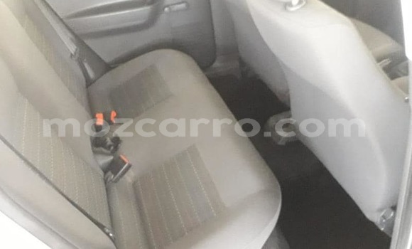 Comprar Usado Volkswagen Polo Branco Carro em Maputo em Maputo Comprar Usado Volkswagen Polo Branco Carro em Maputo em Maputo