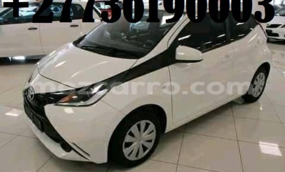Nunua Ilio tumika Toyota Aygo Nyeupe Gari ndani ya Maputo nchini Maputo
