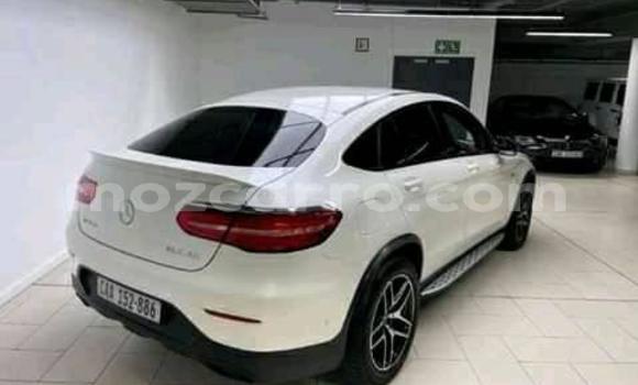 Comprar Usado Mercedes‒Benz AMG GLC Branco Carro em Maputo em Maputo Comprar Usado Mercedes‒Benz AMG GLC Branco Carro em Maputo em Maputo