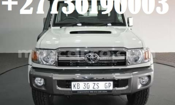Nunua Ilio tumika Toyota Land Cruiser Nyeupe Gari ndani ya Maputo nchini Maputo